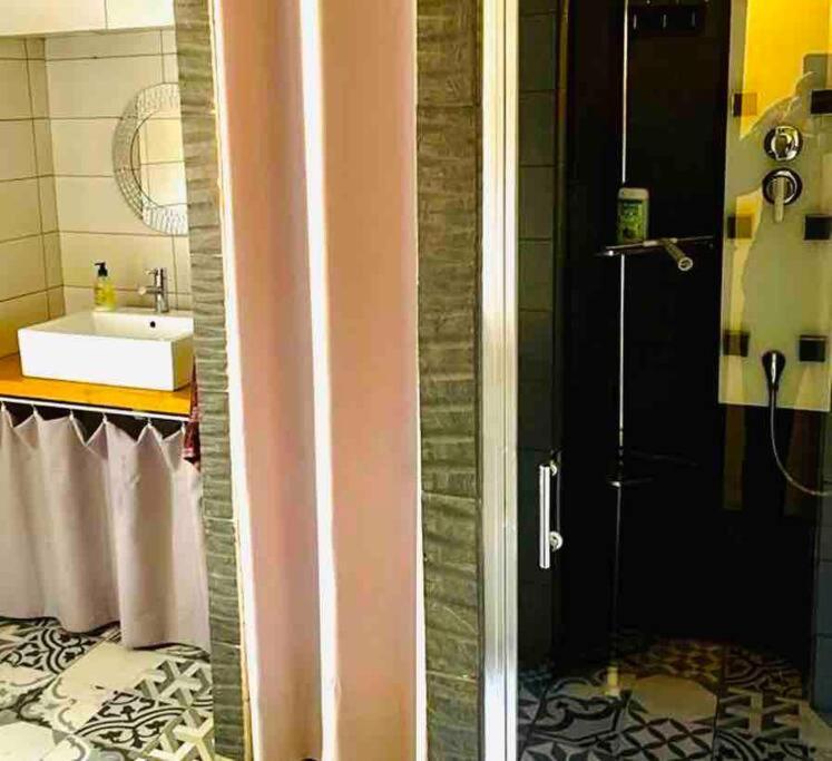 Villa Elegant And Charming Townhouse With Roof Terrace Limoux Esterno foto